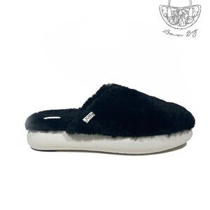 TOMS / Faux Fur Slippers / Alpargata Mallow Mule / Size 6.5 / Color Black